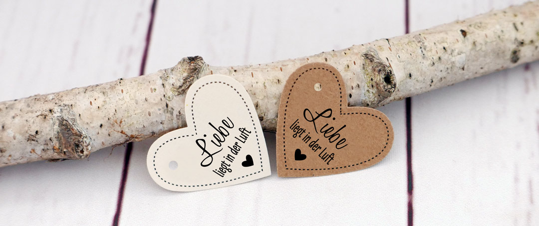 Geschenkanhänger Herz Liebe liegt in der Luft